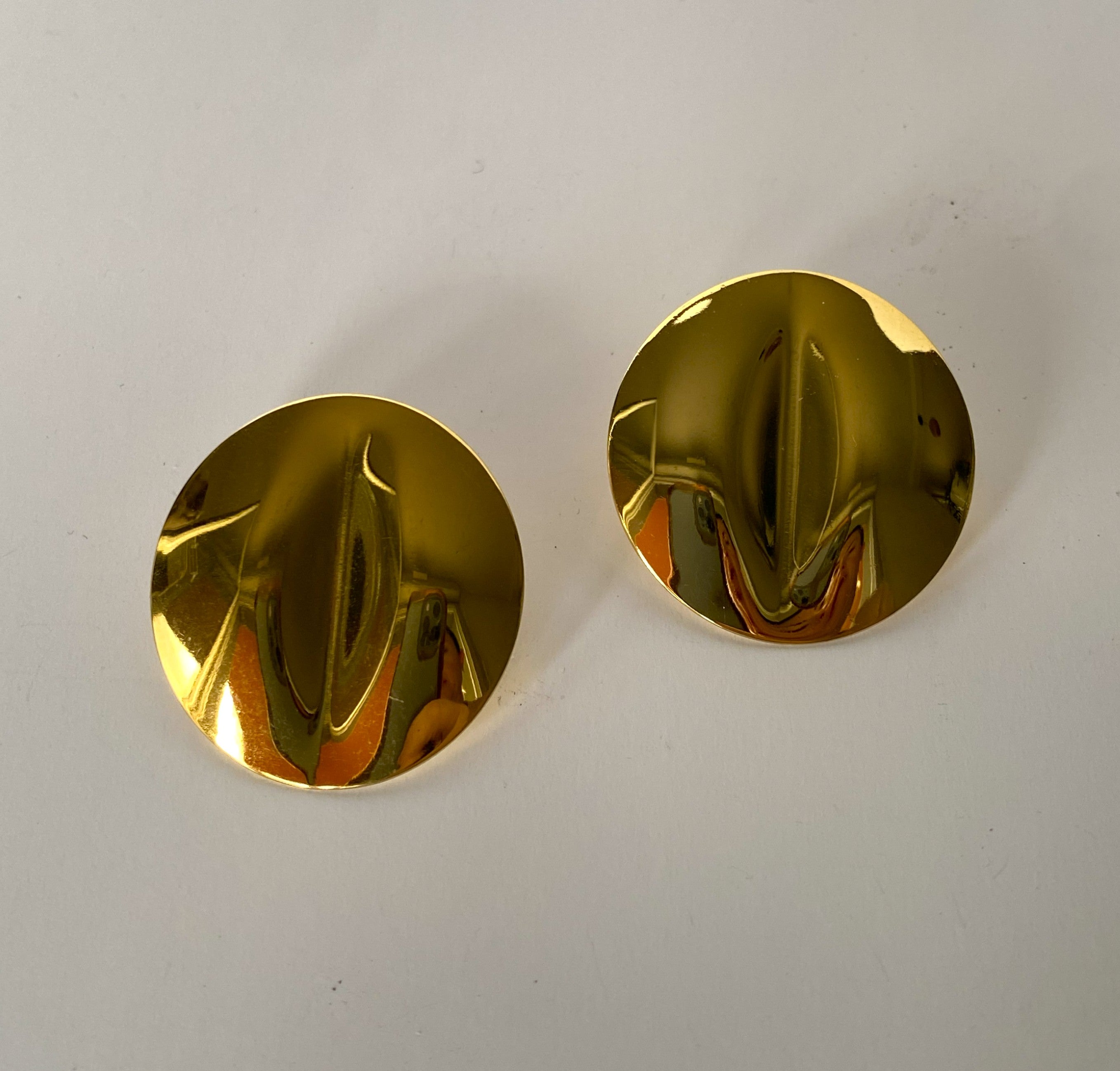 EVELYN Gold Crease Posts