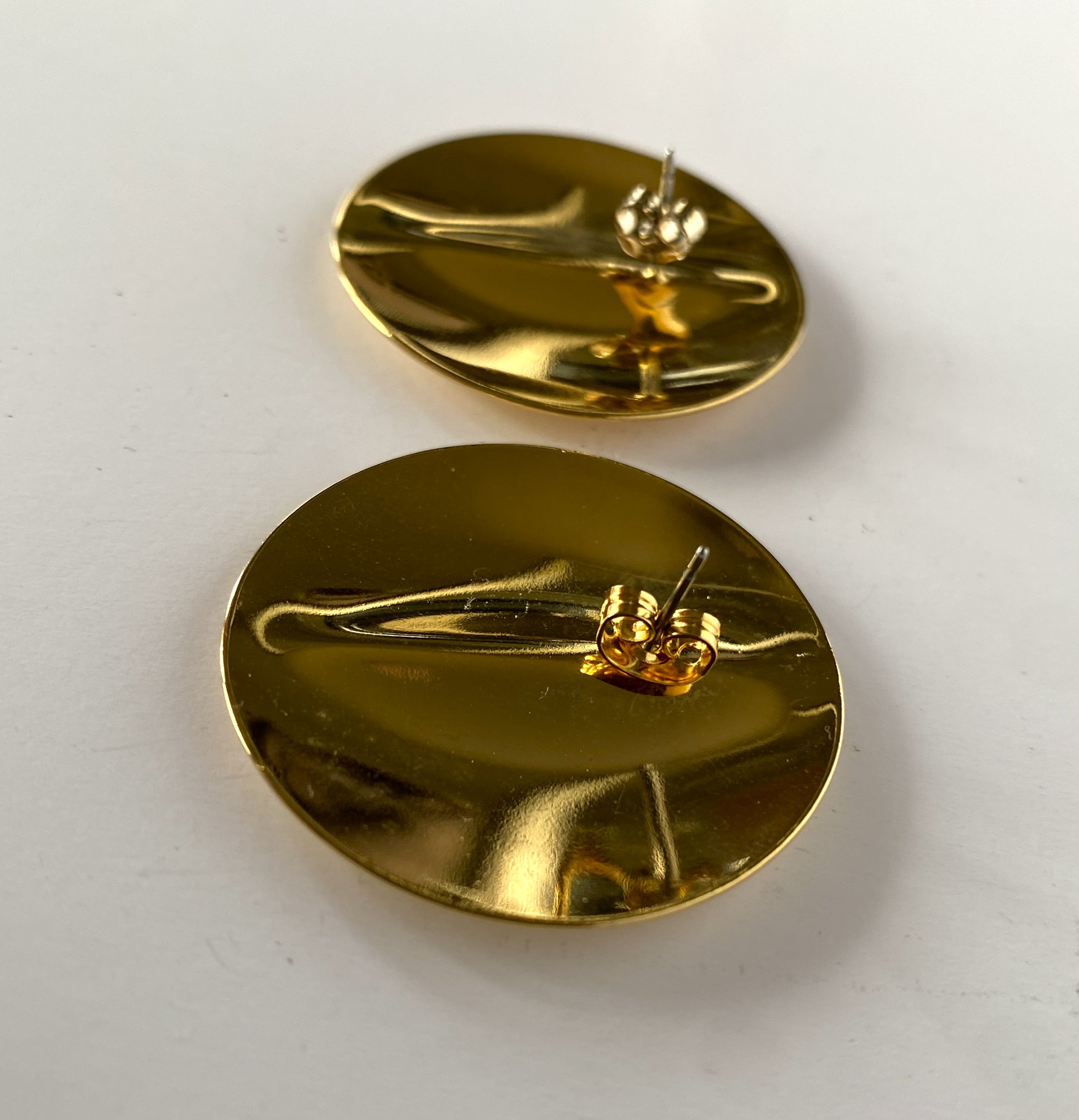 EVELYN Gold Crease Posts