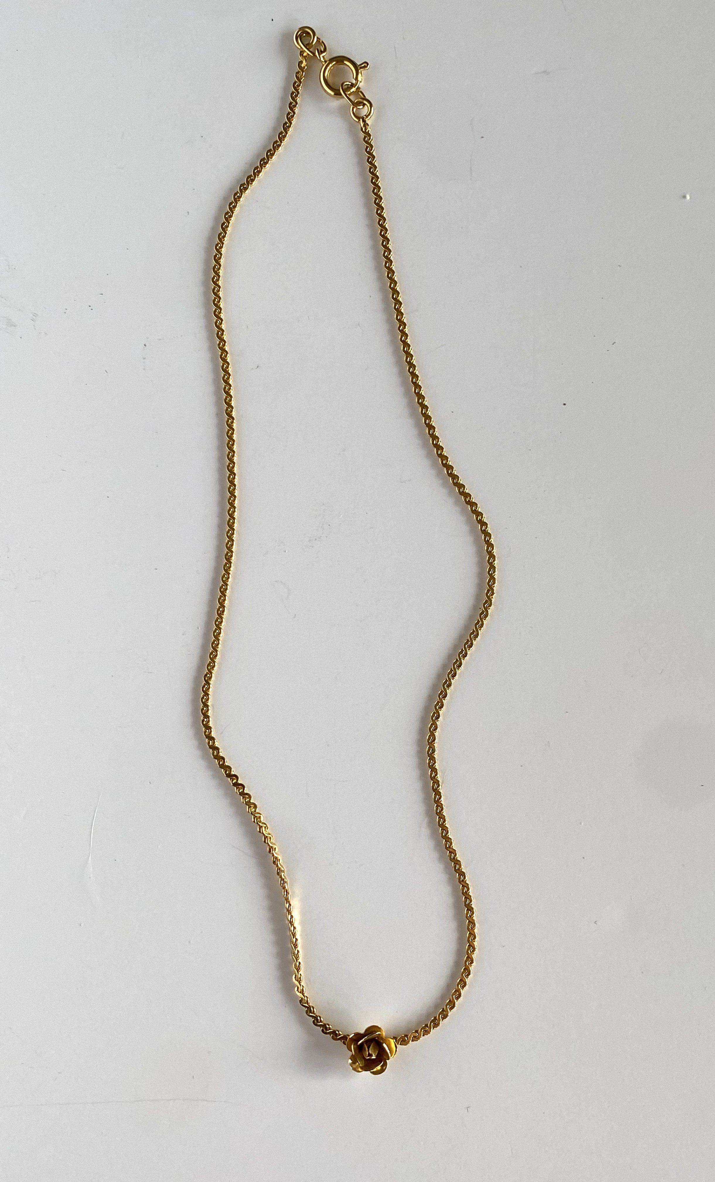 SARA Flower Choker