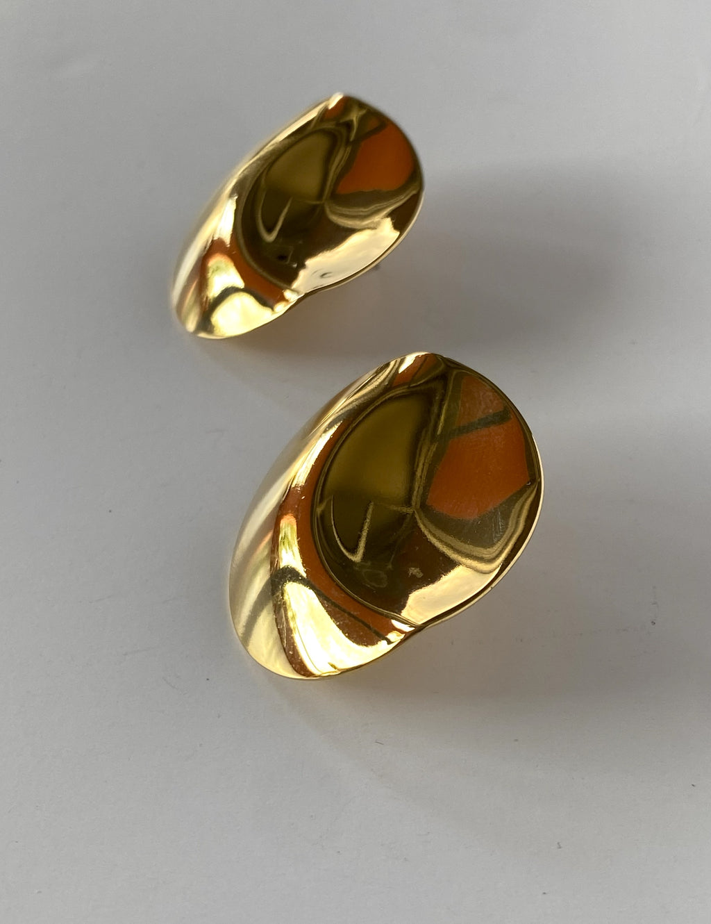AMELIA Gold Fold Posts