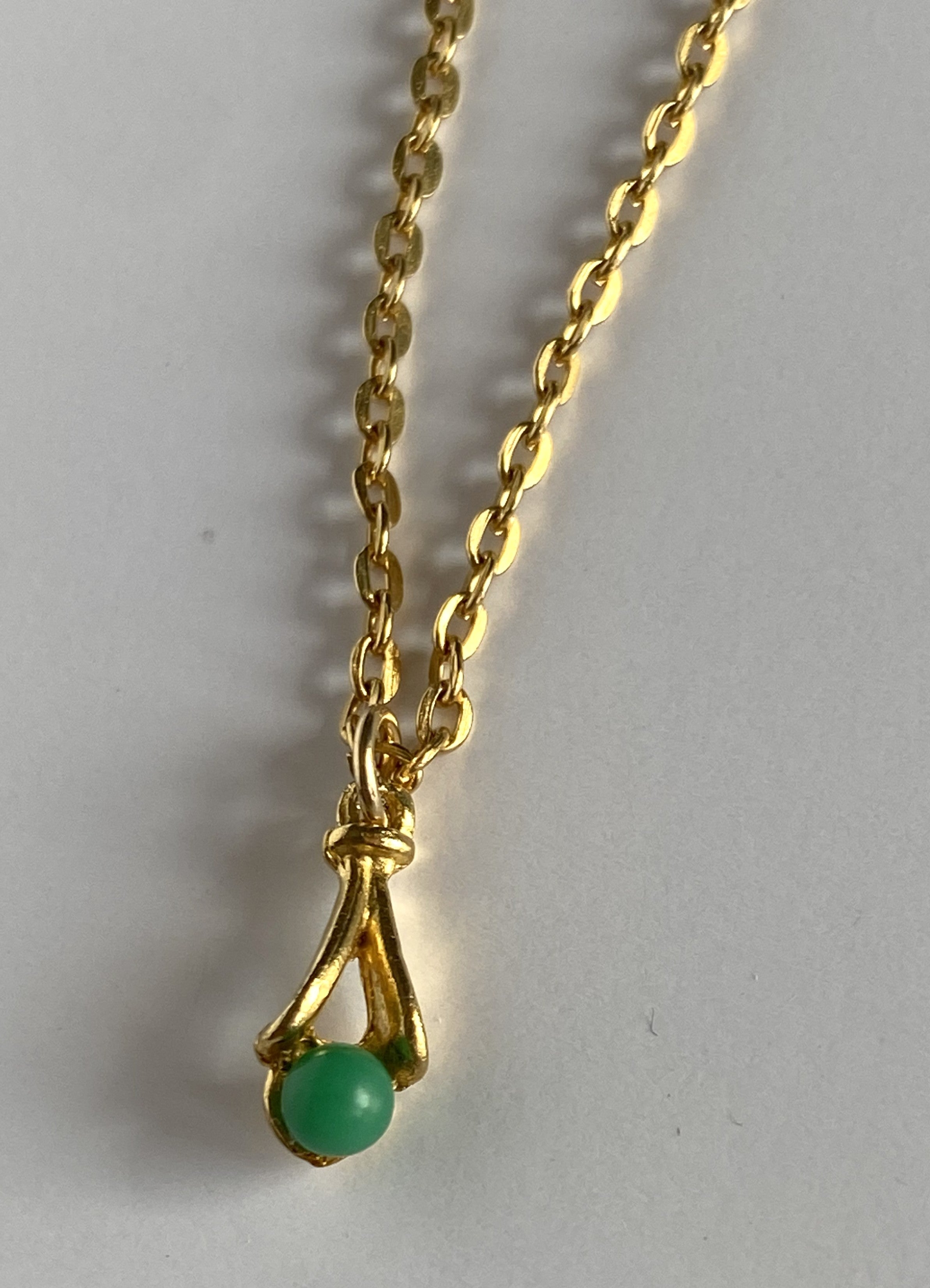 BELLA Tiny Green Bead Choker