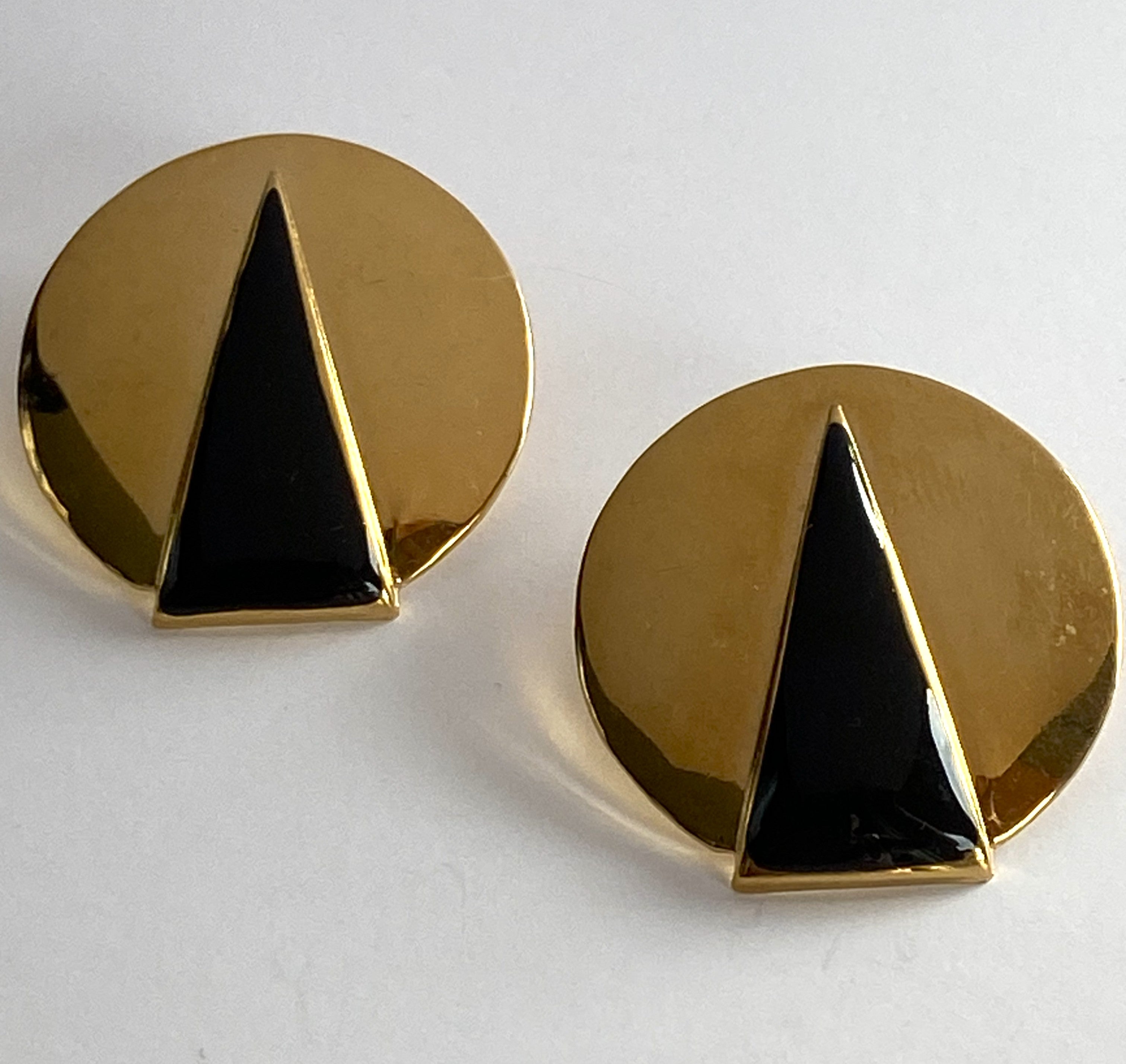 LUNA Black Triangle Posts