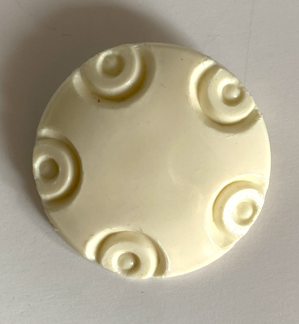 IVY Cream Circle Brooch