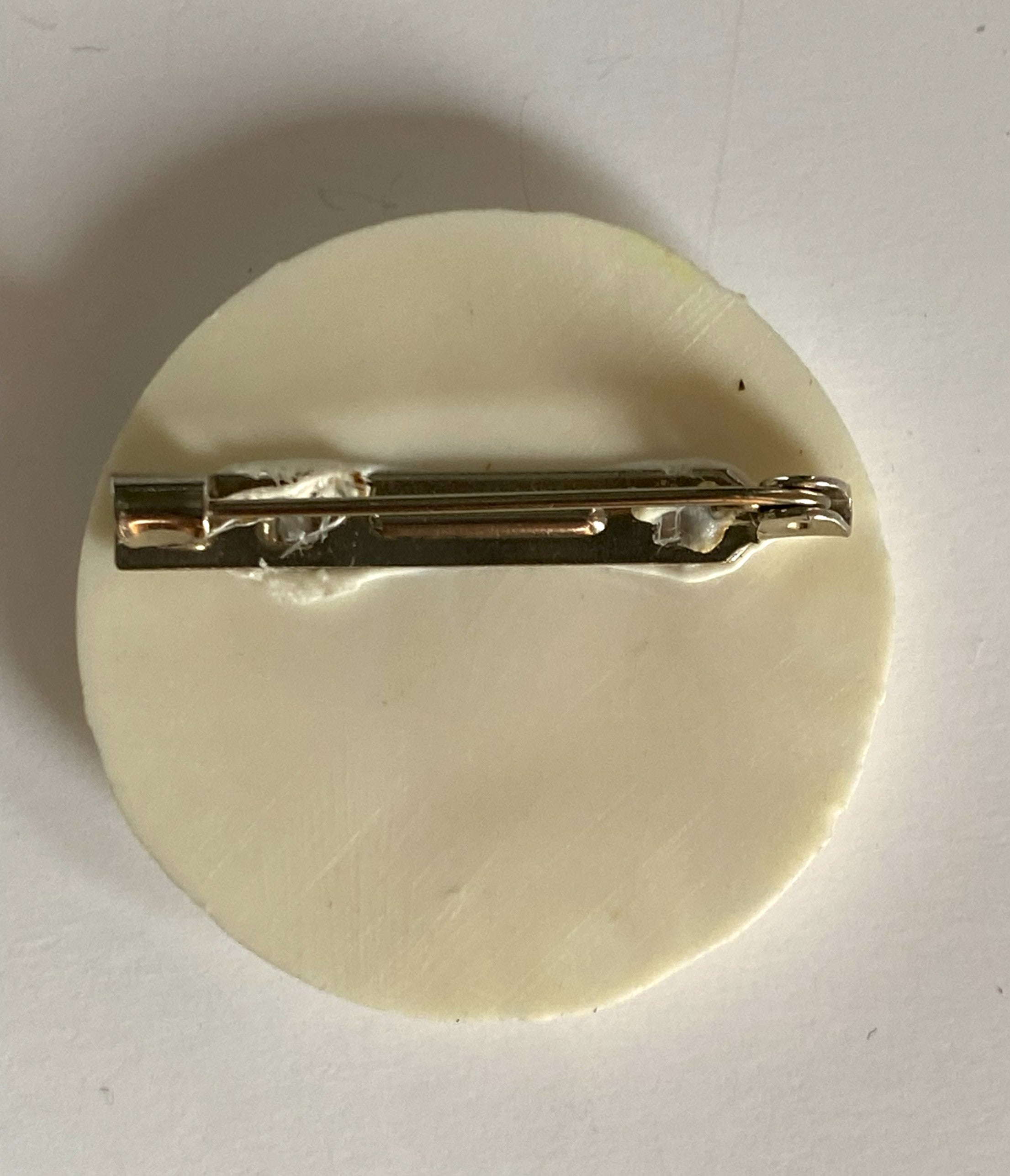 IVY Cream Circle Brooch