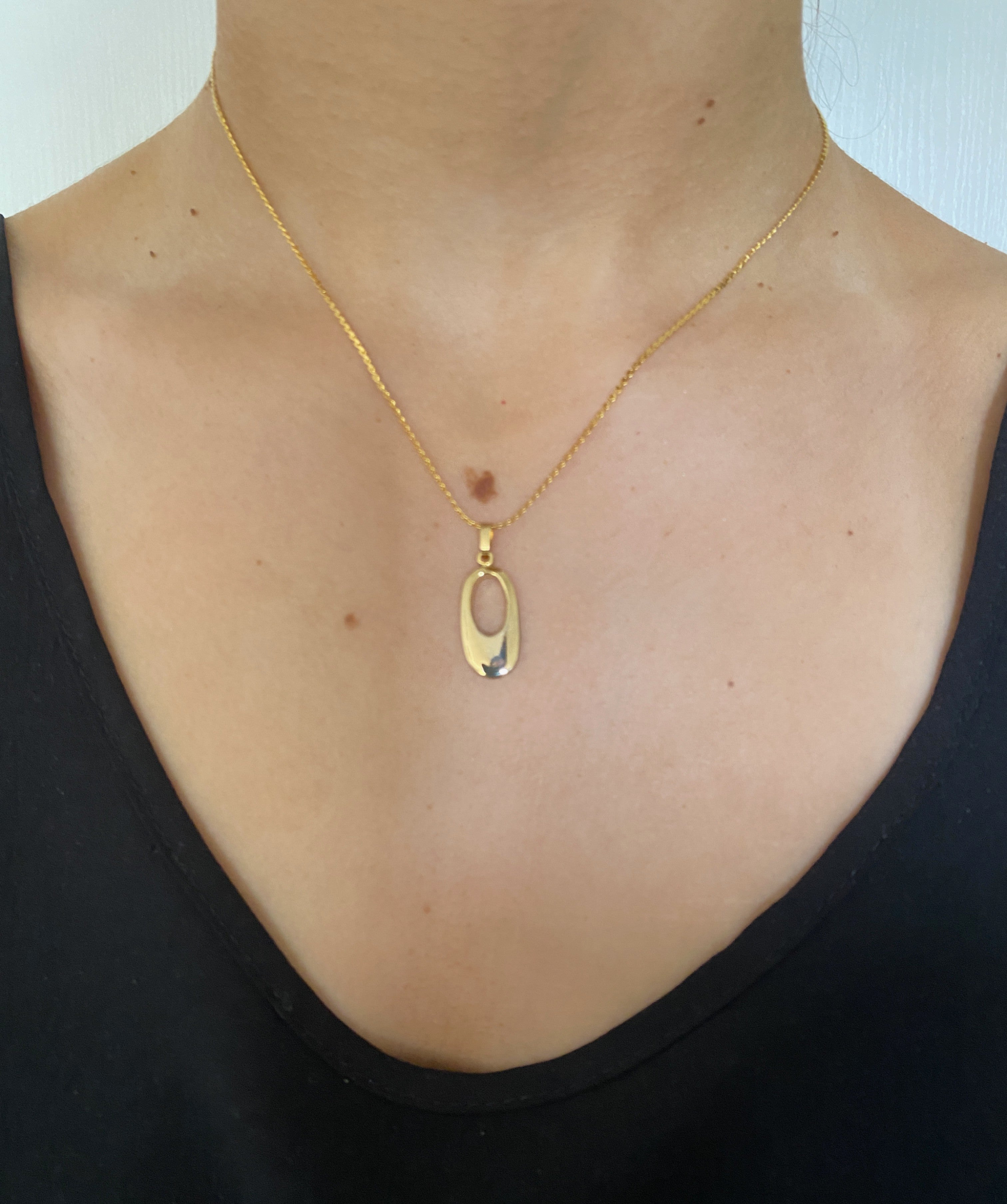 KATE Oblong Charm Choker