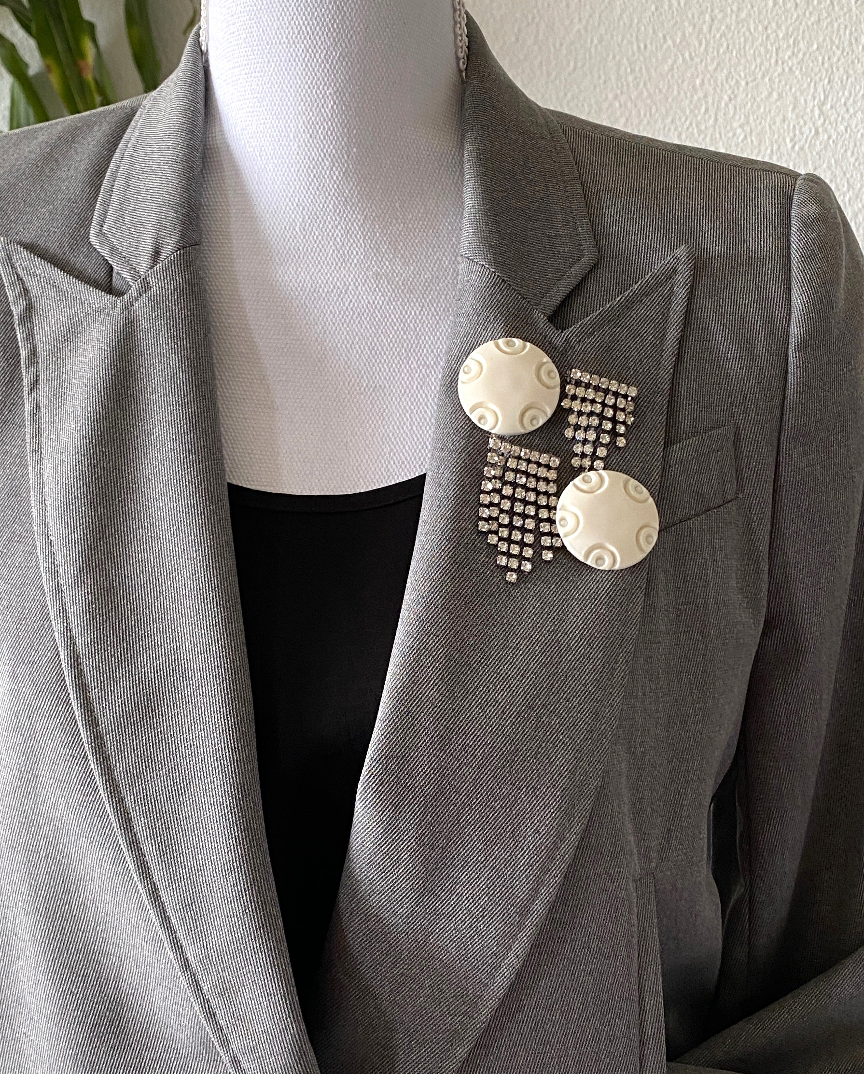 MARLOWE Small Rhinstone Brooch