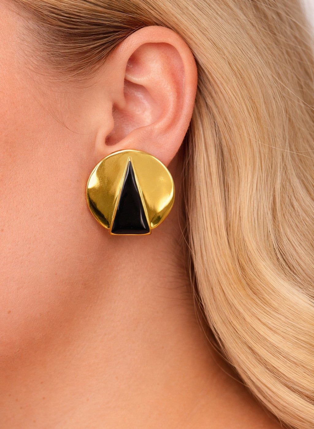 LUNA Black Triangle Posts
